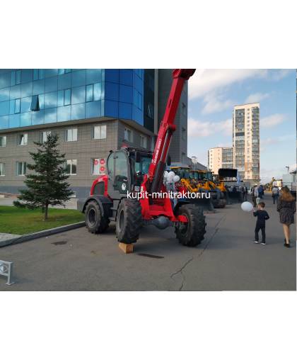 Фронтальный погрузчик HZM S825T с телескопической стрелой Фронтальный погрузчик HZM S825T с телескопической стрелой